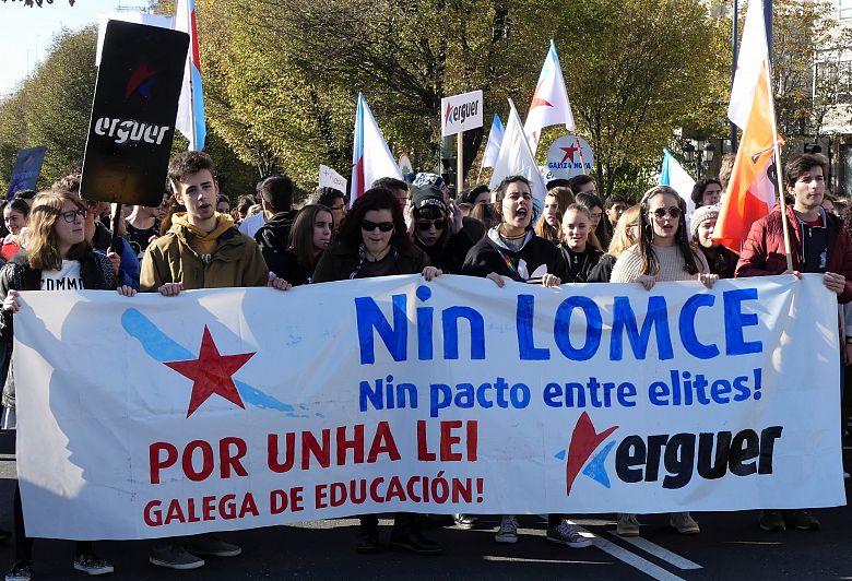 17-11-16 ManiFolgaEstudantilVigo05.JPG